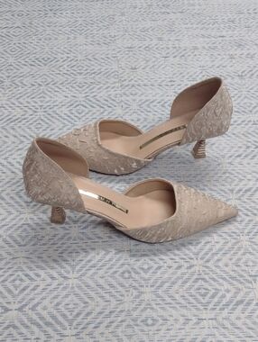 Textured Cream D'Orsay Pointed Kitten Heels Size 7